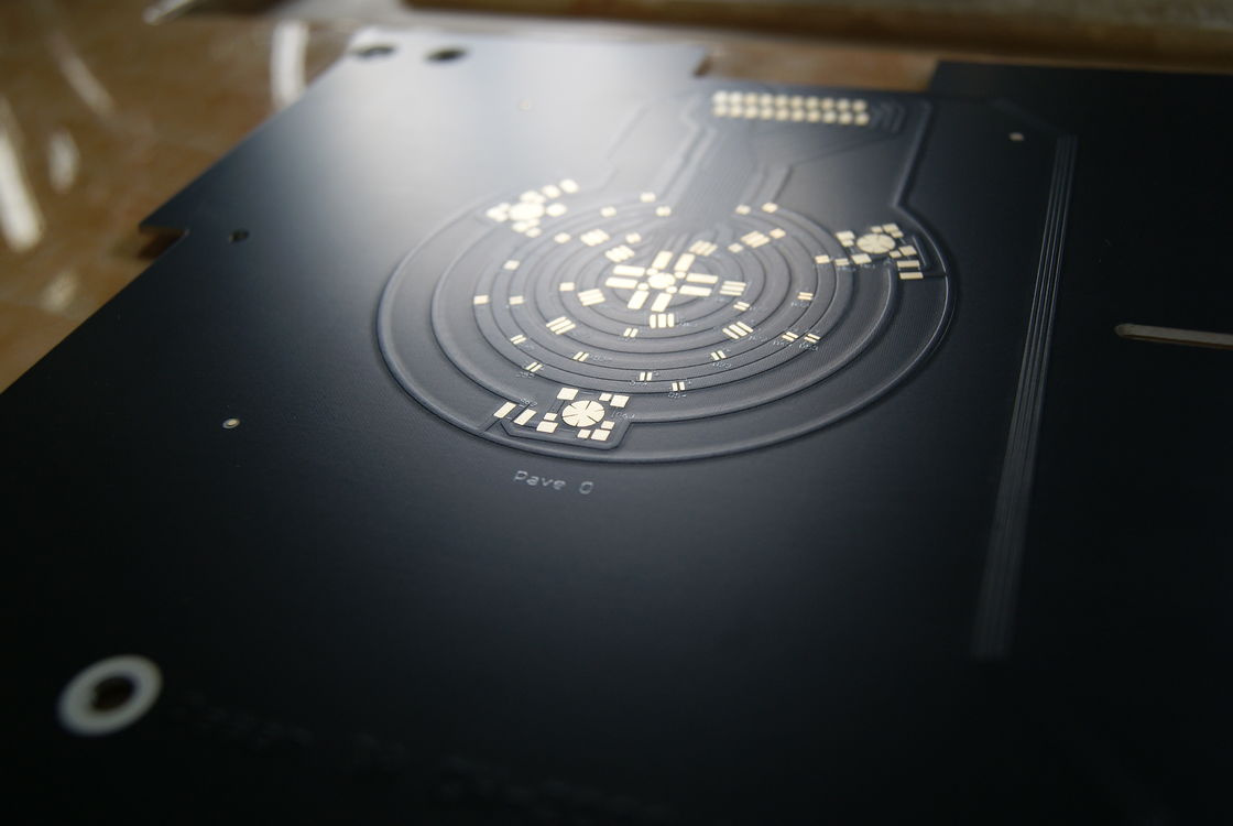 Zwarte Zeefdruk PTTC Metalen PCB met 2-16 Lagen voor Optimale Functionaliteit en Duurzaamheid